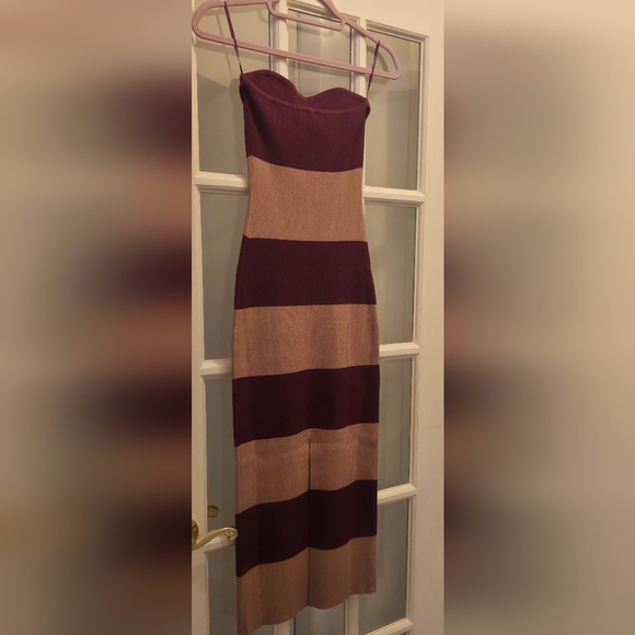 Le Lis Wine & Taupe Strapless Bodycon Dress With Back Slit- Cocktail - Picture 4 of 12